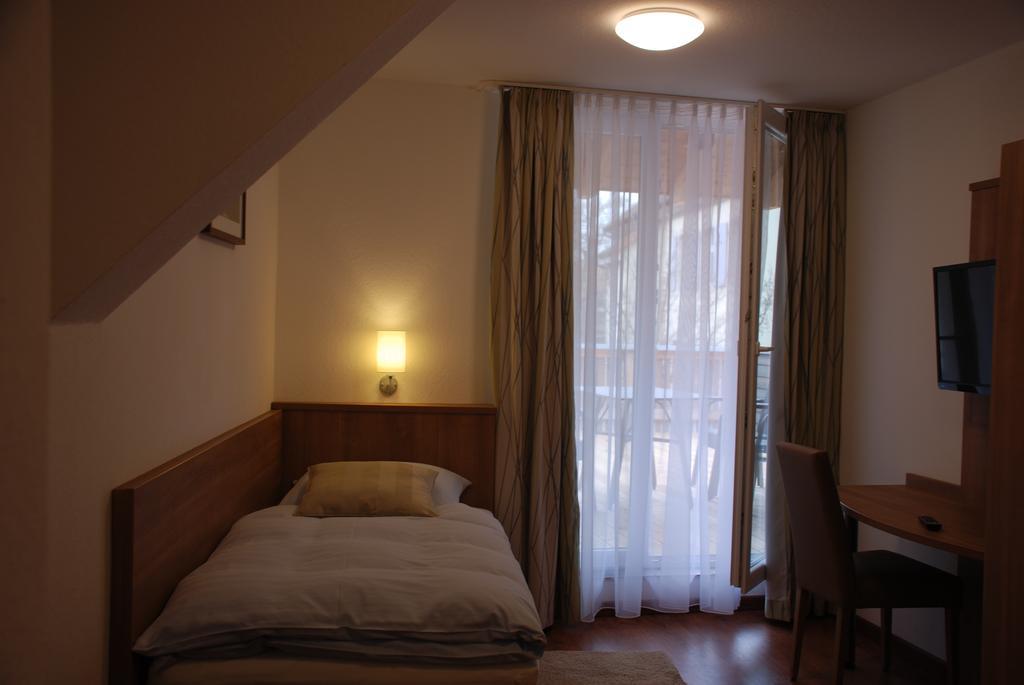 Hotel Rest Inn Bretten Kamer foto