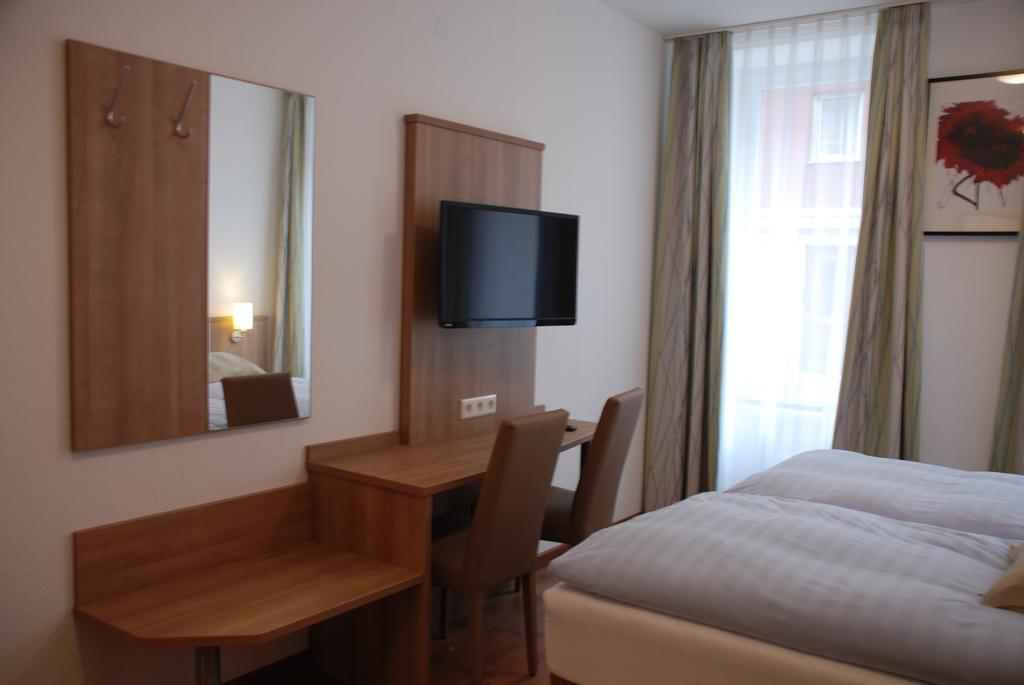Hotel Rest Inn Bretten Buitenkant foto